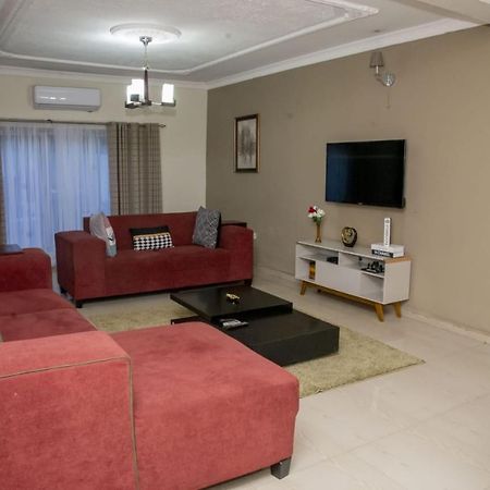 לוסקה Royal Suites Apartments מראה חיצוני תמונה