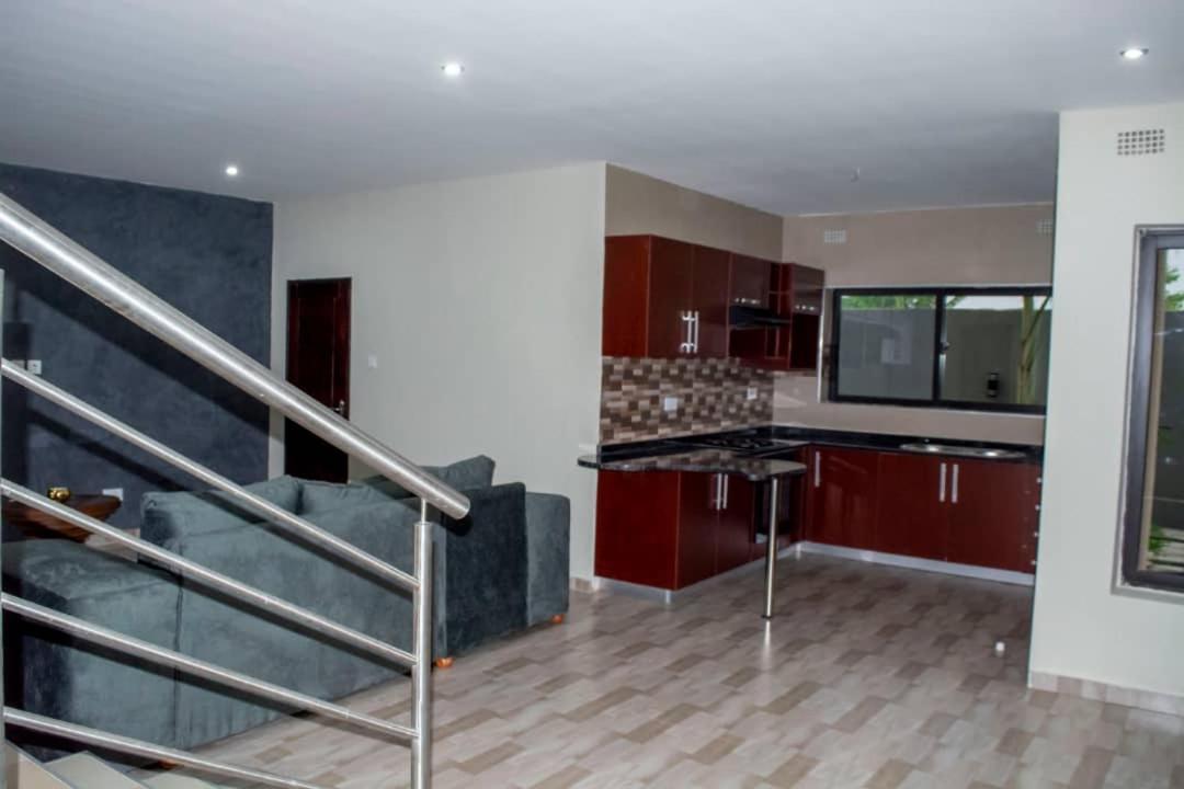 לוסקה Royal Suites Apartments מראה חיצוני תמונה