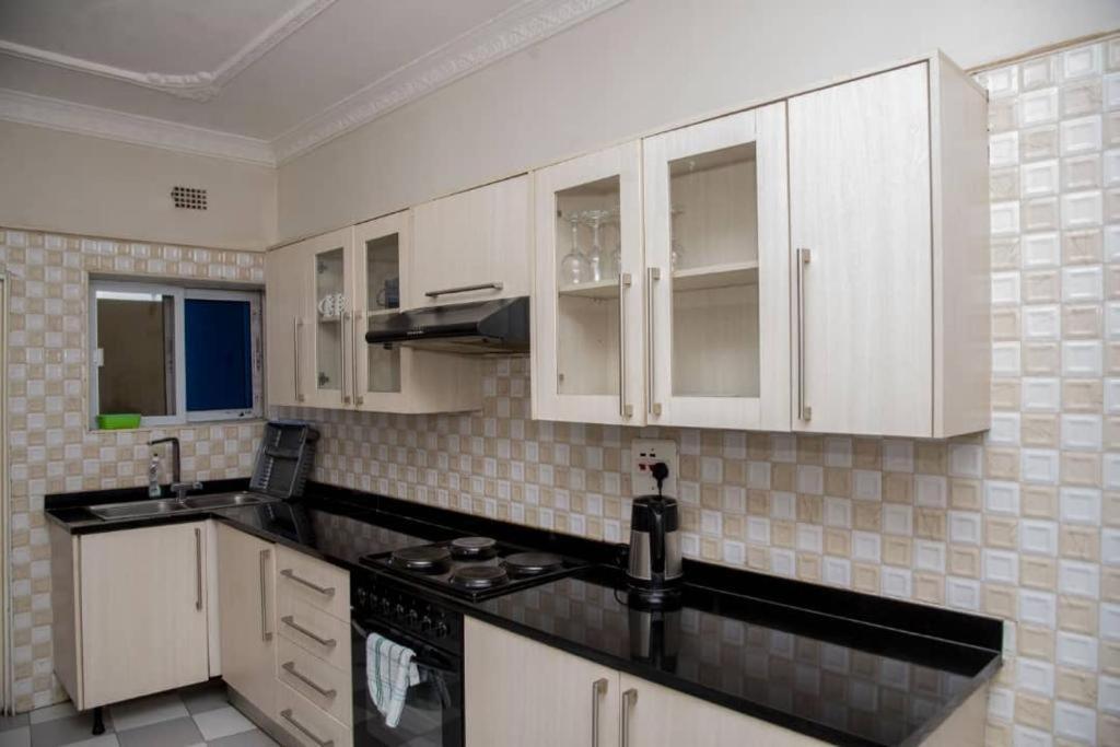 לוסקה Royal Suites Apartments מראה חיצוני תמונה