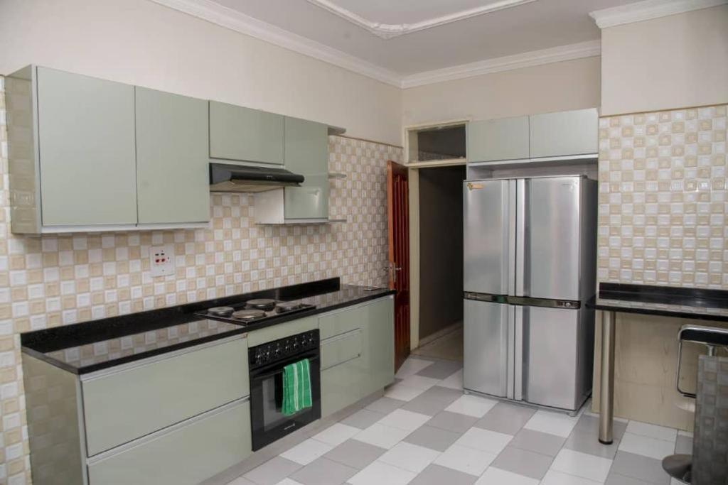 לוסקה Royal Suites Apartments מראה חיצוני תמונה