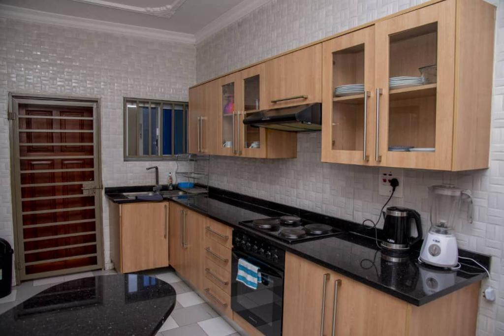 לוסקה Royal Suites Apartments מראה חיצוני תמונה