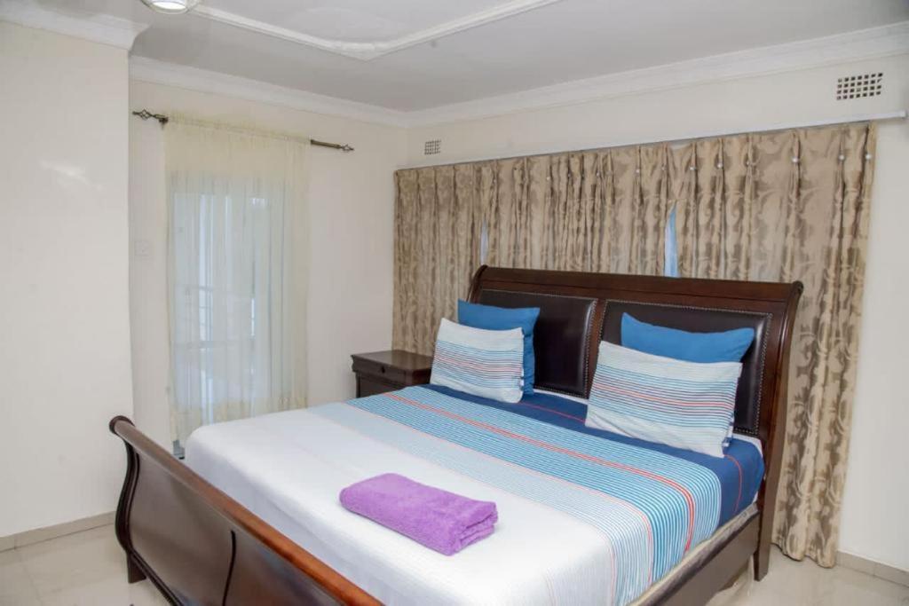 לוסקה Royal Suites Apartments מראה חיצוני תמונה